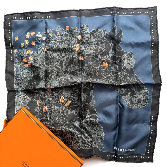 Authentic HERMES Robe Legere Embroidered Black Creme Silk Square Scarf 45 - Picture 15 of 15